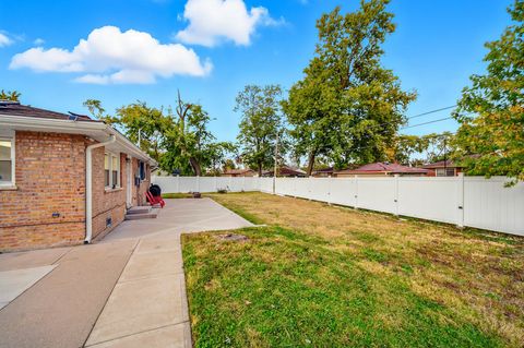 Tiny photo for 16047 Cambridge Court, Markham, IL 60428 (MLS # 12499892)