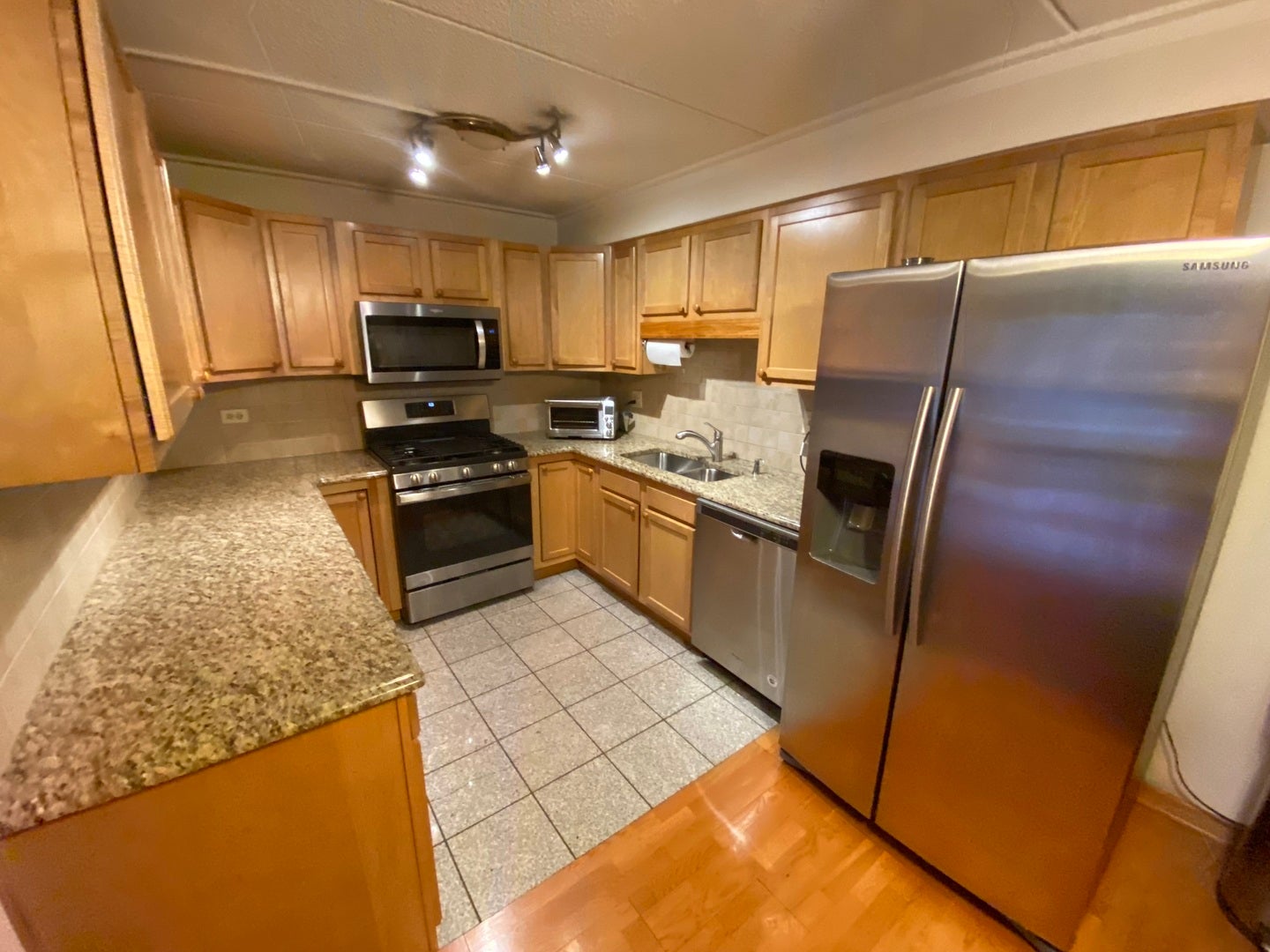 5S100 Pebblewood Lane D10