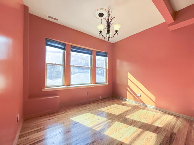 2317 E 70th Place 111W