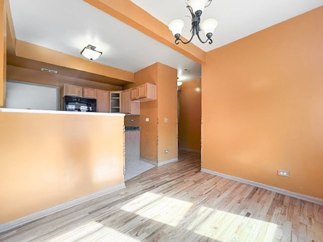 2317 E 70th Place 111W