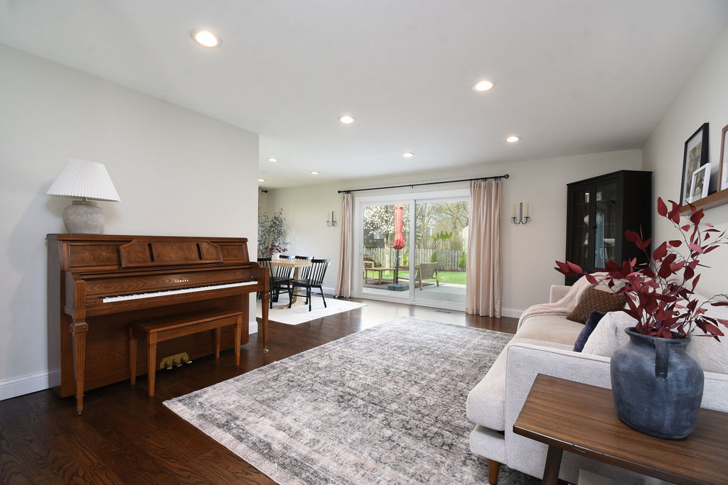 1112 N Old Bridge Road