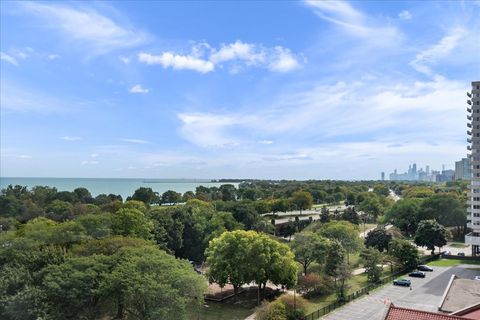 Tiny photo for 5701 N Sheridan Road #10Q, Chicago, IL 60660 (MLS # 12487185)