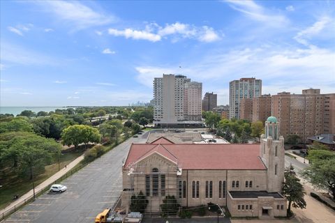 Tiny photo for 5701 N Sheridan Road #10Q, Chicago, IL 60660 (MLS # 12487185)