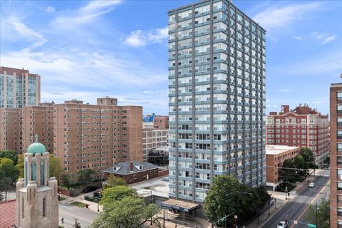 Tiny photo for 5701 N Sheridan Road #10Q, Chicago, IL 60660 (MLS # 12487185)