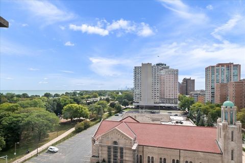 Tiny photo for 5701 N Sheridan Road #10Q, Chicago, IL 60660 (MLS # 12487185)