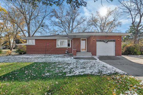 Photo of 1922 Cowing Lane, Crest Hill, IL 60403 (MLS # 12515431)