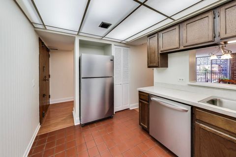 Tiny photo for 651 W Sheridan Road #7B, Chicago, IL 60613 (MLS # 12481104)