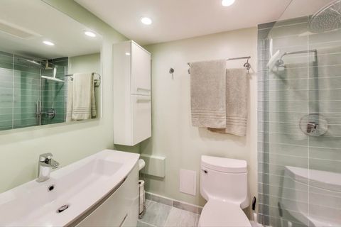 Tiny photo for 651 W Sheridan Road #7B, Chicago, IL 60613 (MLS # 12481104)