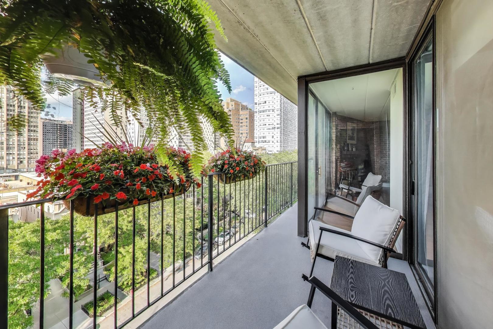 651 W Sheridan Road 7B