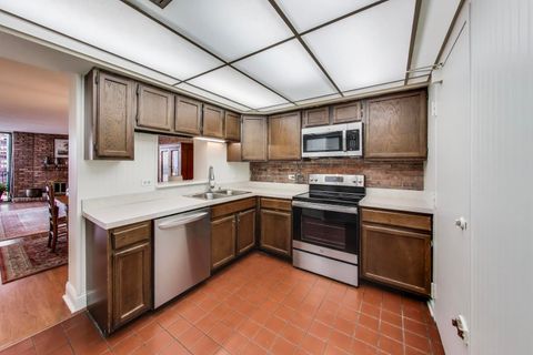 Tiny photo for 651 W Sheridan Road #7B, Chicago, IL 60613 (MLS # 12481104)