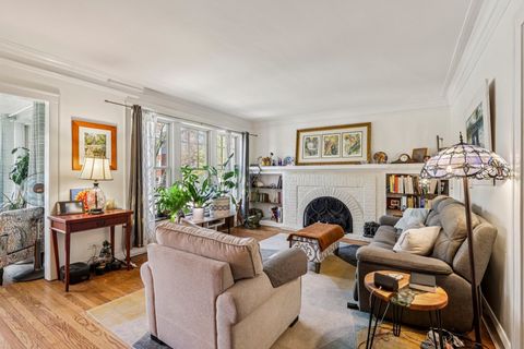 Tiny photo for 801 Hinman Avenue #1, Evanston, IL 60202 (MLS # 12620670)