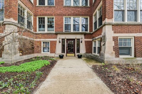 Tiny photo for 801 Hinman Avenue #1, Evanston, IL 60202 (MLS # 12620670)