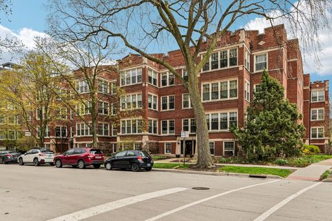 Photo of 801 Hinman Avenue #1, Evanston, IL 60202 (MLS # 12620670)