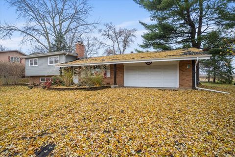 Tiny photo for 35W240 Crescent Drive, Dundee, IL 60118 (MLS # 12522466)