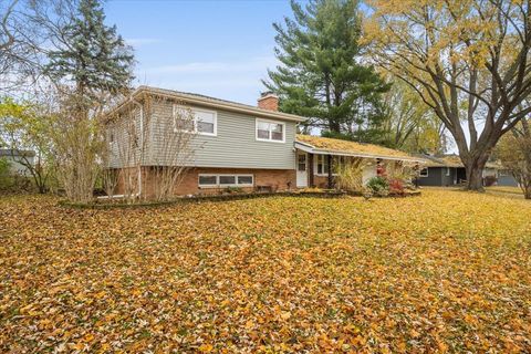 Photo of 35W240 Crescent Drive, Dundee, IL 60118 (MLS # 12522466)