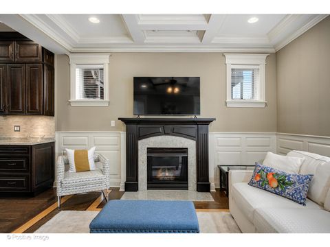Tiny photo for 862 W Roscoe Street #1, Chicago, IL 60657 (MLS # 12478309)
