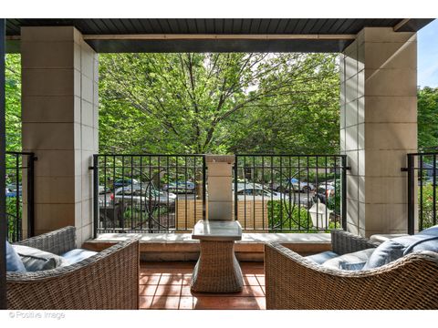 Tiny photo for 862 W Roscoe Street #1, Chicago, IL 60657 (MLS # 12478309)