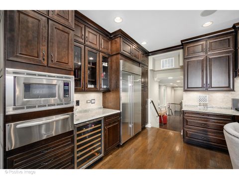 Tiny photo for 862 W Roscoe Street #1, Chicago, IL 60657 (MLS # 12478309)