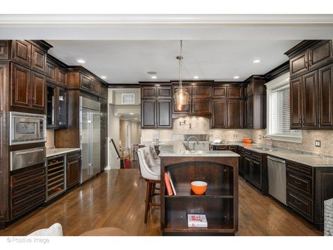 Tiny photo for 862 W Roscoe Street #1, Chicago, IL 60657 (MLS # 12478309)