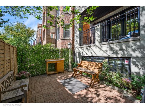 Tiny photo for 862 W Roscoe Street #1, Chicago, IL 60657 (MLS # 12478309)