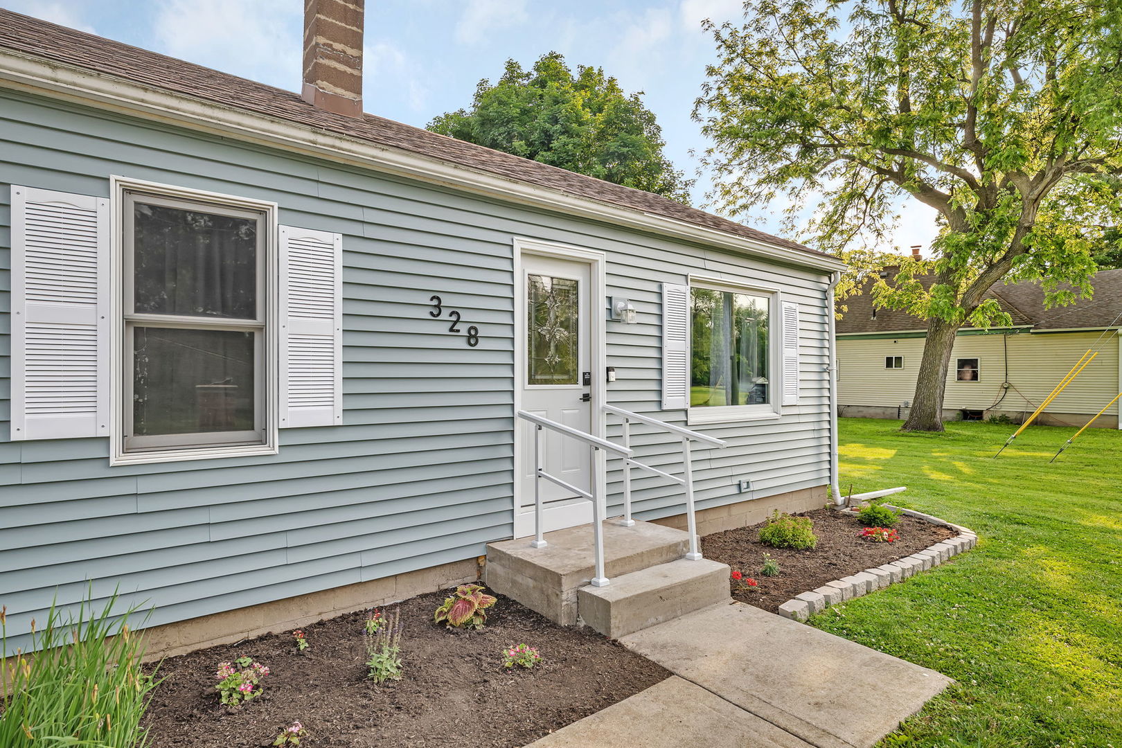 328 W 12th Street