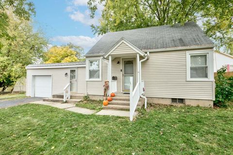 Photo of 135 Oak Drive, DeKalb, IL 60115 (MLS # 12498337) Photo of 135 Oak Drive, DeKalb, IL 60115 (MLS # 12498337)