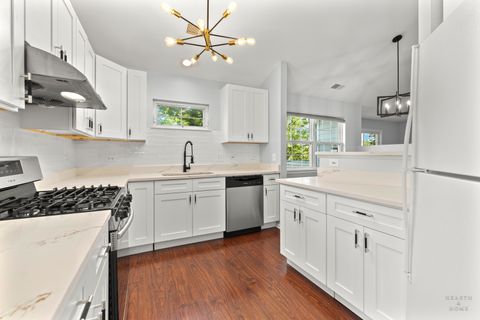 Tiny photo for 9521 Georgetown Lane, Crystal Lake, IL 60014 (MLS # 12423368)