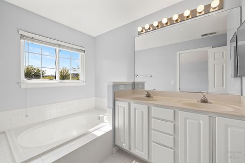 Tiny photo for 9521 Georgetown Lane, Crystal Lake, IL 60014 (MLS # 12423368)