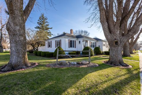 Tiny photo for 101 E D Street, Alpha, IL 61413 (MLS # 12602566)