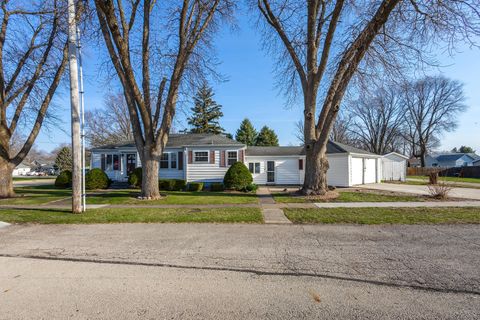 Tiny photo for 101 E D Street, Alpha, IL 61413 (MLS # 12602566)