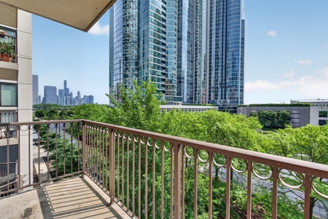 Tiny photo for 1250 S Indiana Avenue #502, Chicago, IL 60605 (MLS # 12669679)