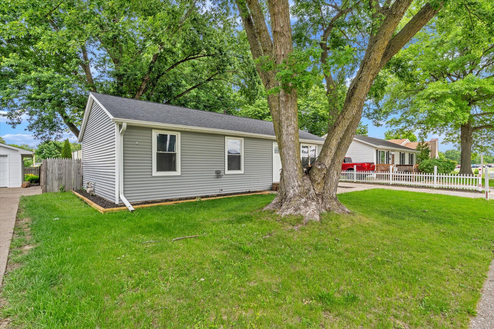 1716 W 58th Street