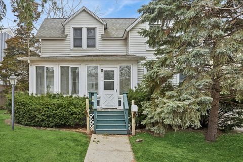 609 1st Street Libertyville IL 60048