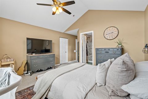 Tiny photo for 937 Mesa Drive, Lake In The Hills, IL 60156 (MLS # 12505007)