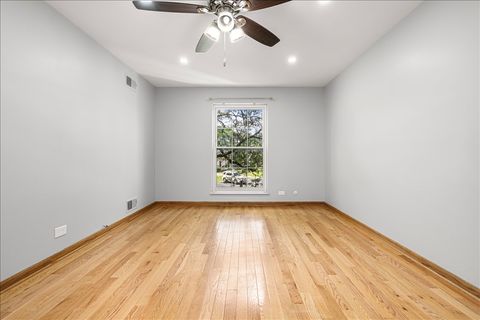 Tiny photo for 5300 Carriageway Drive #208, Rolling Meadows, IL 60008 (MLS # 12680754)