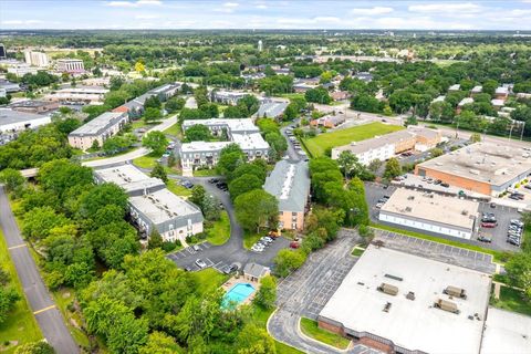 Tiny photo for 5300 Carriageway Drive #208, Rolling Meadows, IL 60008 (MLS # 12680754)