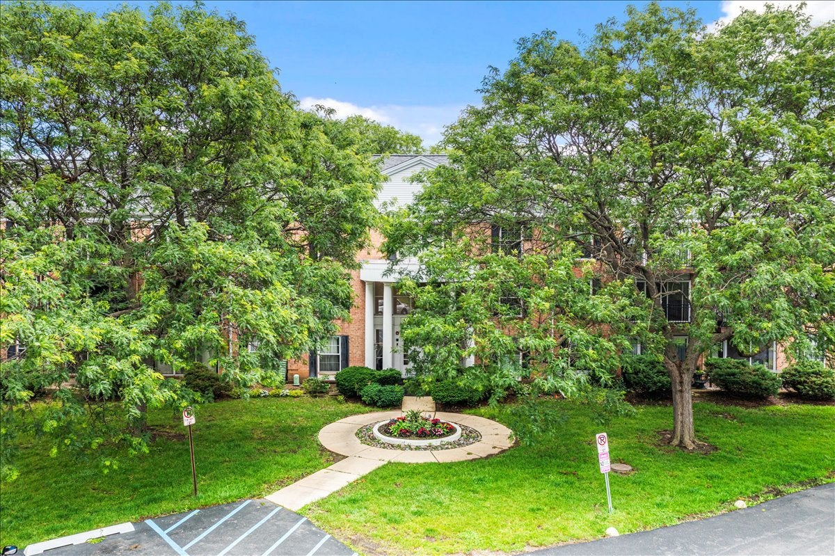 5300 Carriageway Drive 208