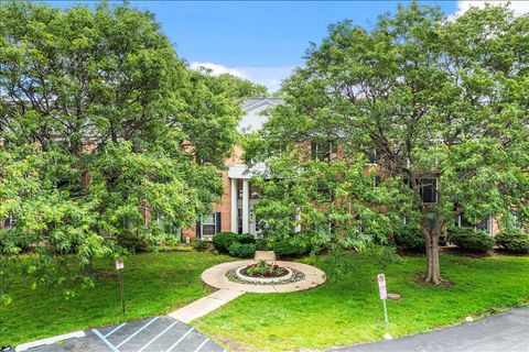 Tiny photo for 5300 Carriageway Drive #208, Rolling Meadows, IL 60008 (MLS # 12680754)