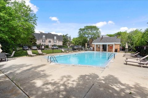Tiny photo for 5300 Carriageway Drive #208, Rolling Meadows, IL 60008 (MLS # 12680754)