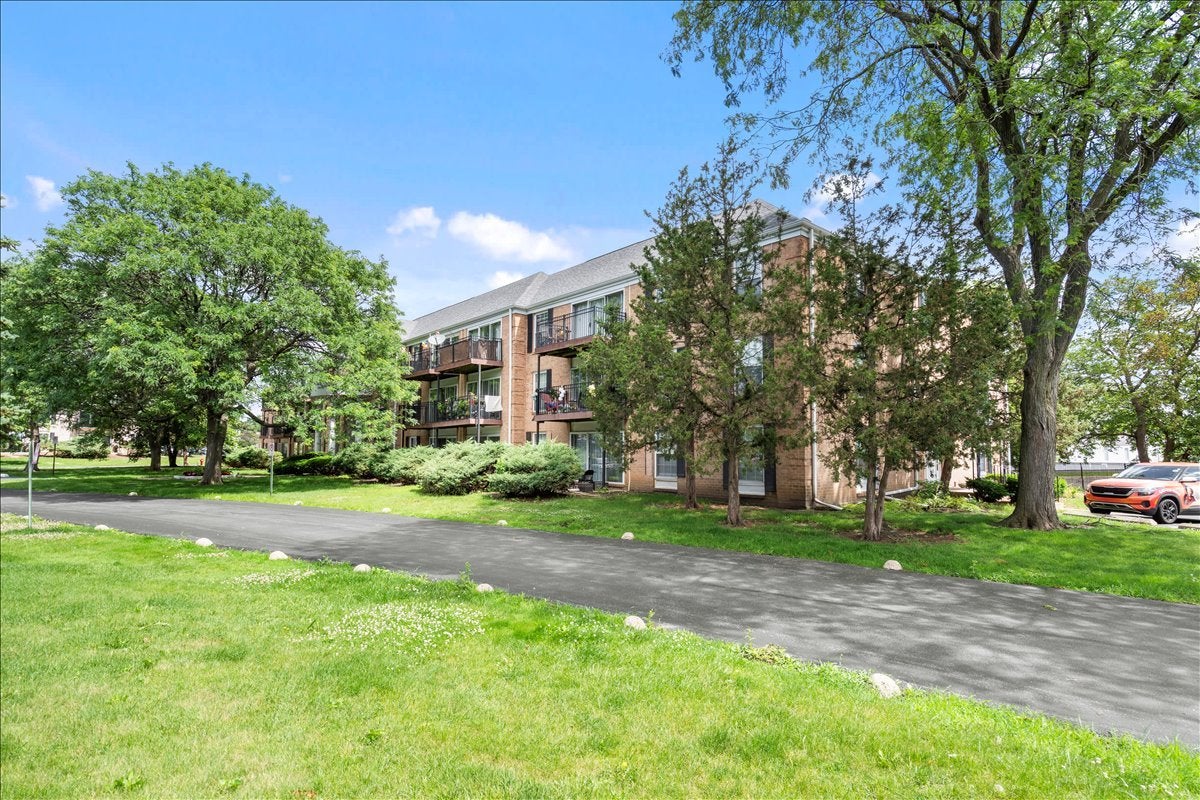 5300 Carriageway Drive 208