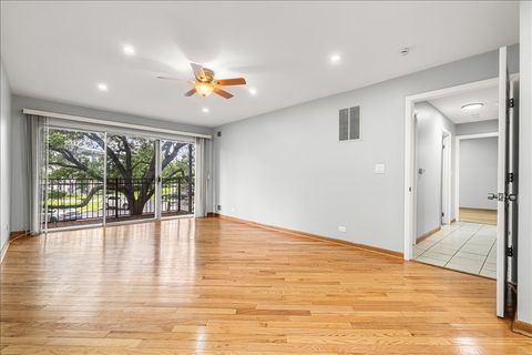 Tiny photo for 5300 Carriageway Drive #208, Rolling Meadows, IL 60008 (MLS # 12680754)