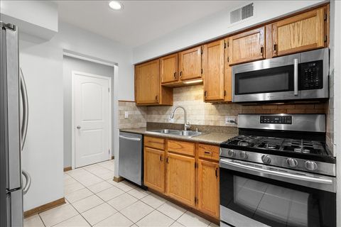Tiny photo for 5300 Carriageway Drive #208, Rolling Meadows, IL 60008 (MLS # 12680754)