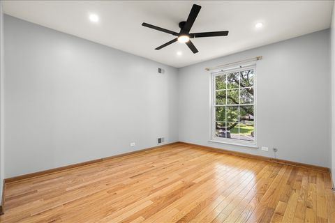 Tiny photo for 5300 Carriageway Drive #208, Rolling Meadows, IL 60008 (MLS # 12680754)
