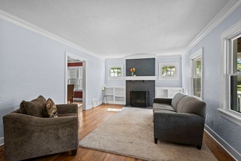 Tiny photo for 331 E Russell Street, Barrington, IL 60010 (MLS # 12647874)