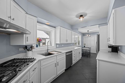 Tiny photo for 331 E Russell Street, Barrington, IL 60010 (MLS # 12647874)