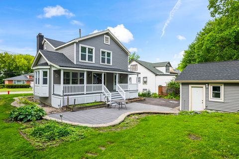 Tiny photo for 331 E Russell Street, Barrington, IL 60010 (MLS # 12647874)
