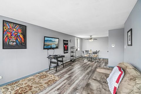 Tiny photo for 9740 S Pulaski Road #306, Oak Lawn, IL 60453 (MLS # 12639228)