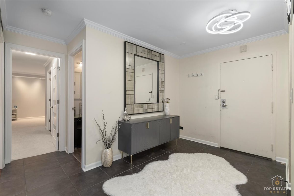 1405 E Central Road 222C