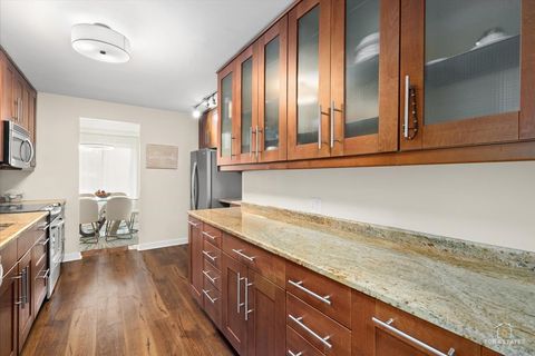 Tiny photo for 1405 E Central Road #222C, Arlington Heights, IL 60005 (MLS # 12615564)