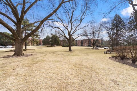 Tiny photo for 1405 E Central Road #222C, Arlington Heights, IL 60005 (MLS # 12615564)